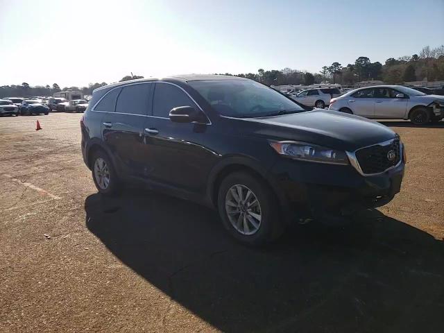 2019 Kia Sorento - Image 11