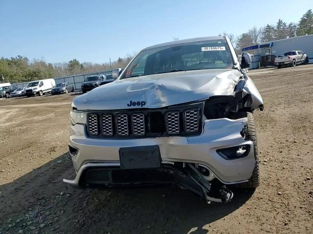 2017 Jeep Grand Cherokee - Image 11