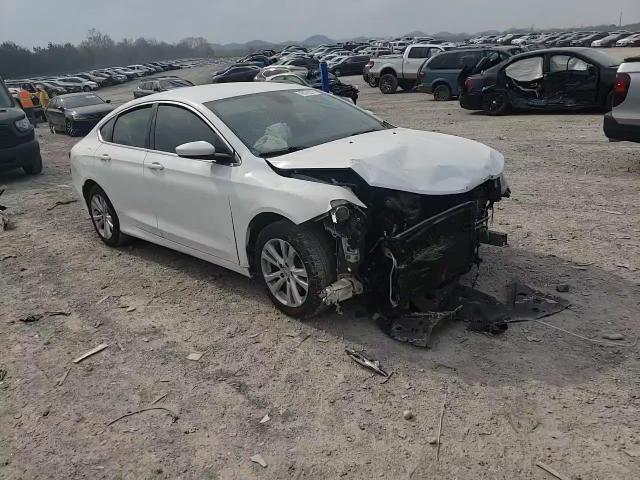 2016 Chrysler 200 - Image 10