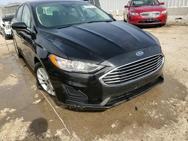 2019 Ford Fusion - Image 13