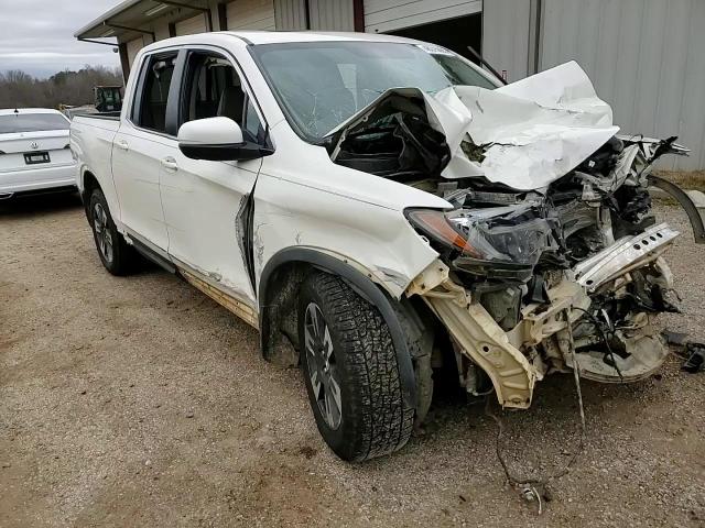 2019 Honda Ridgeline - Image 11