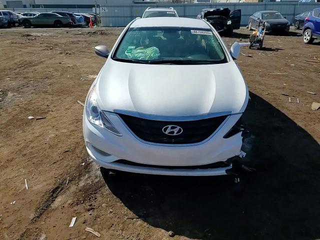 2013 Hyundai Sonata - Image 14