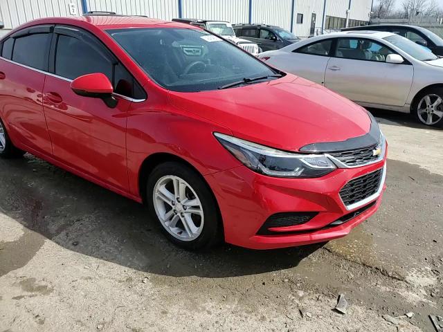 2018 Chevrolet Cruze - Image 13