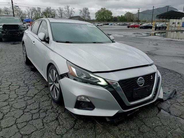 2019 Nissan Altima - Image 10