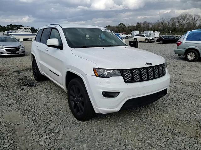 2018 Jeep Grand Cherokee - Image 11