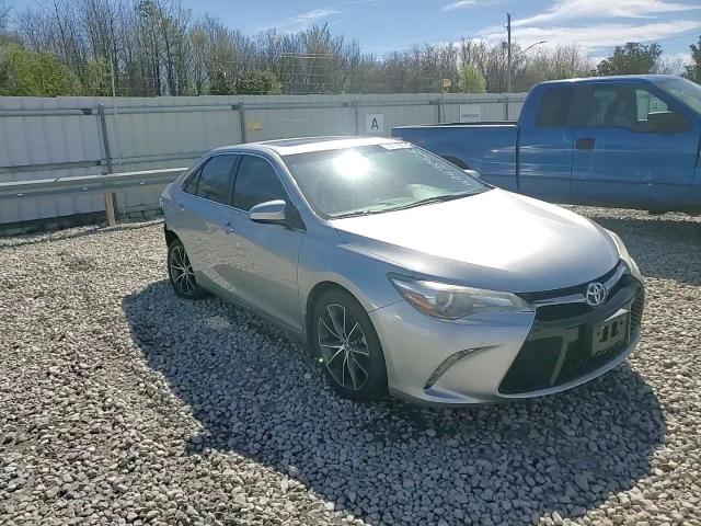 2015 Toyota Camry - Image 11