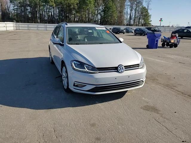 2019 Volkswagen Golf - Image 11