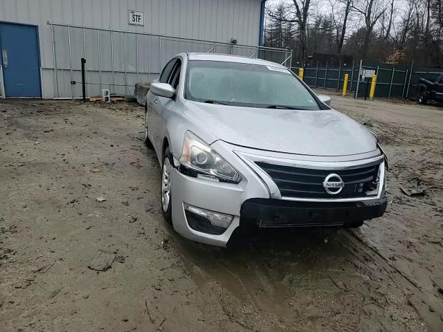 2015 Nissan Altima - Image 10