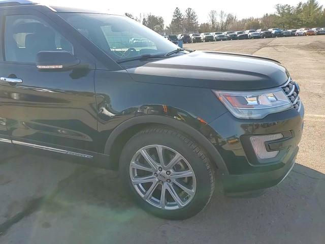 2017 Ford Explorer - Image 12