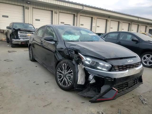 2023 Kia Forte - Image 11