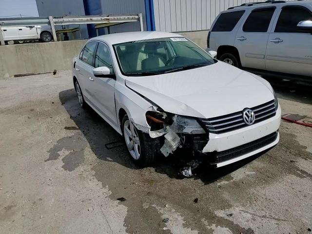 2015 Volkswagen Passat - Image 13