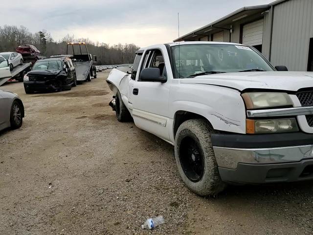 2005 Chevrolet Silverado - Image 11