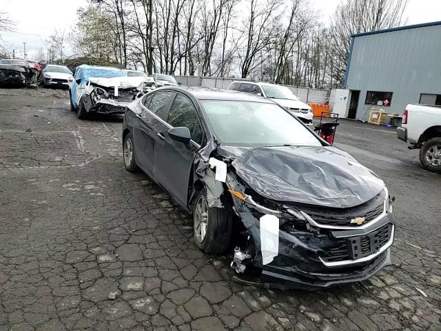 2016 Chevrolet Cruze - Image 11