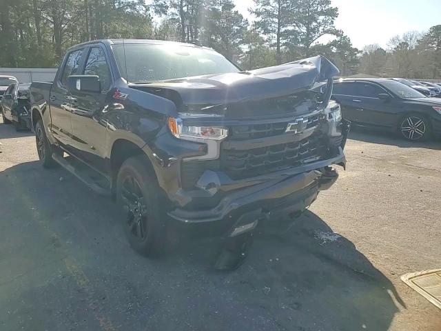 2022 Chevrolet Silverado - Image 13