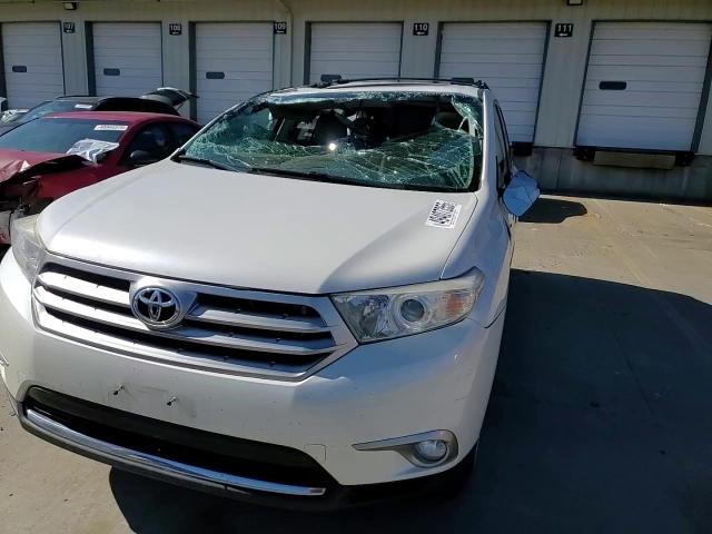 2013 Toyota Highlander - Image 11