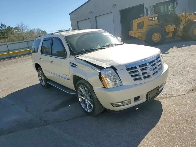 2014 Cadillac Escalade - Image 12
