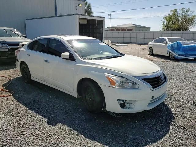 2015 Nissan Altima - Image 13