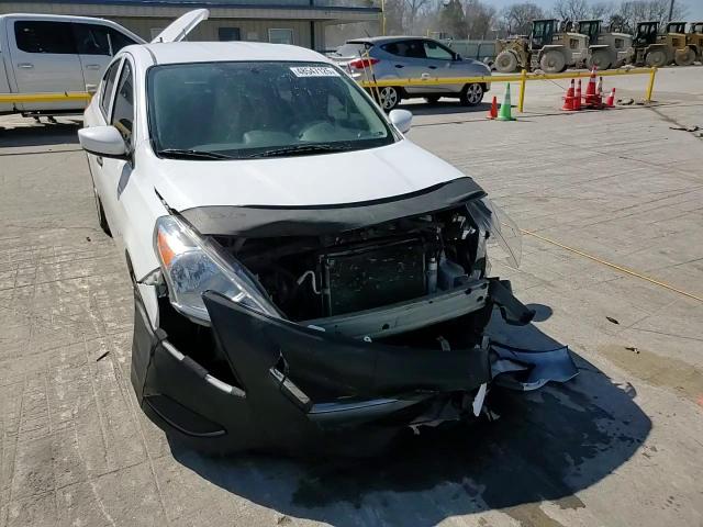 2019 Nissan Versa - Image 13