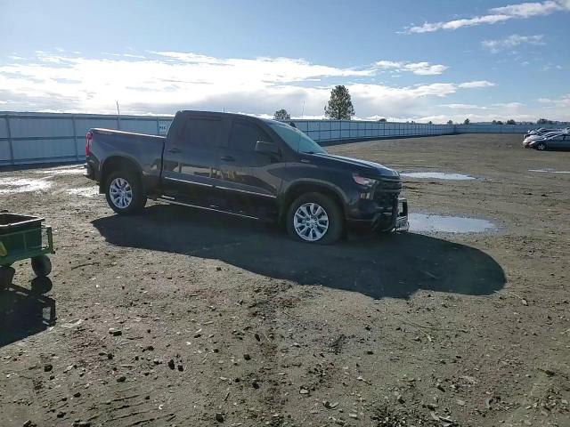 2022 Chevrolet Silverado - Image 10