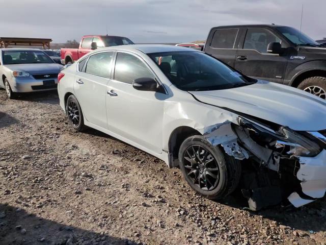 2017 Nissan Altima - Image 13