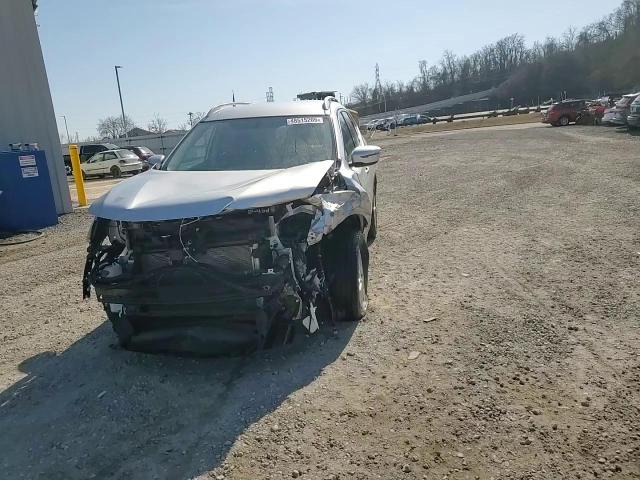 2018 Nissan Rogue - Image 15