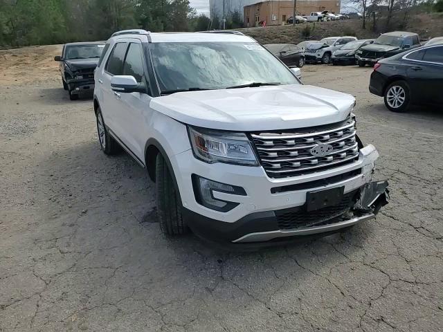 2017 Ford Explorer - Image 12