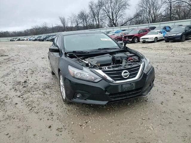 2016 Nissan Altima - Image 13