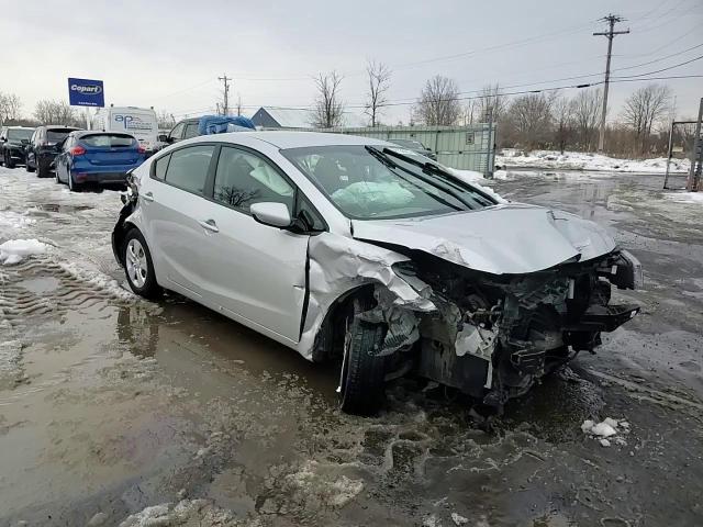 2018 Kia Forte - Image 11