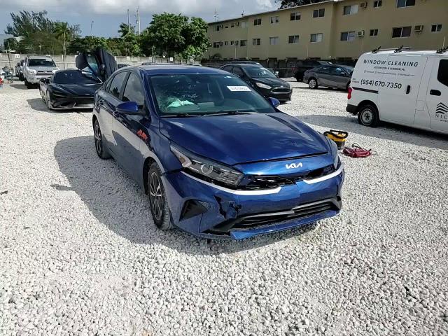 2022 Kia Forte - Image 13