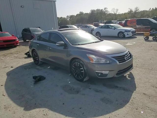 2015 Nissan Altima - Image 13