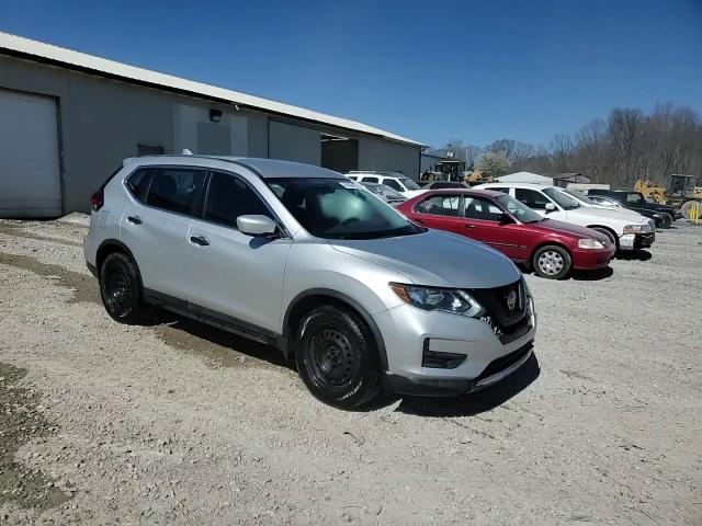 2018 Nissan Rogue - Image 14
