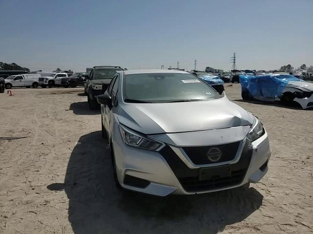 2020 Nissan Versa - Image 11