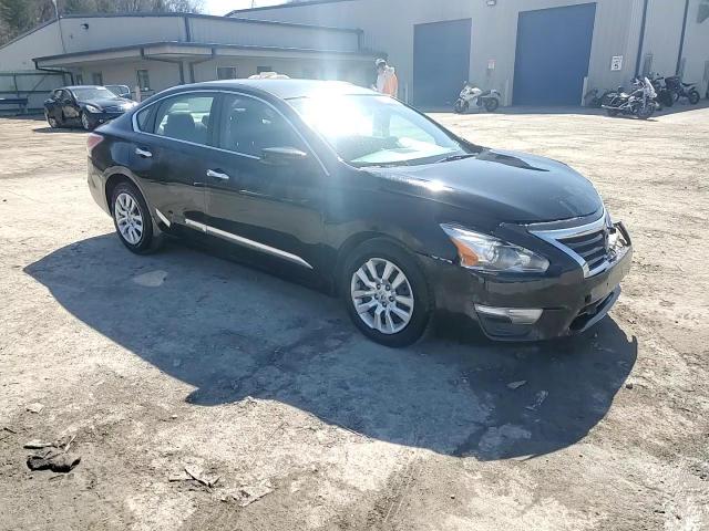 2015 Nissan Altima - Image 13