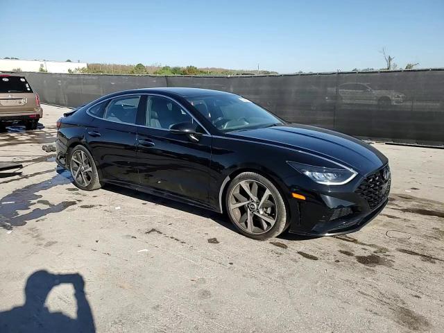 2021 Hyundai Sonata - Image 13