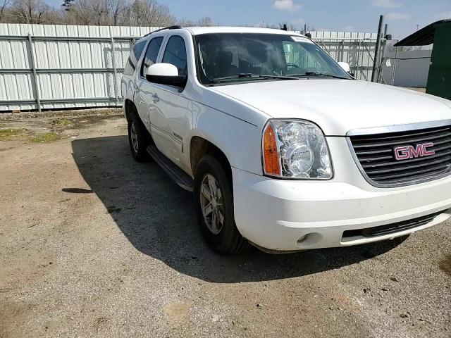 2011 GMC Yukon - Image 11