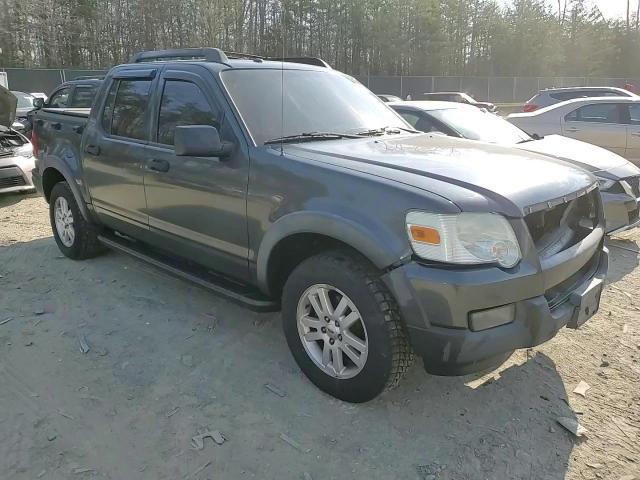 2010 Ford Explorer - Image 11