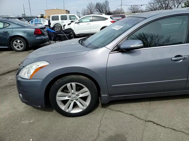 2012 Nissan Altima - Image 11