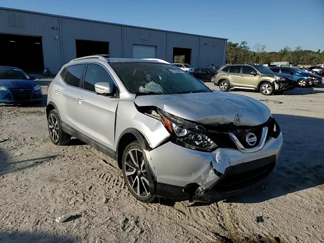 2017 Nissan Rogue - Image 11