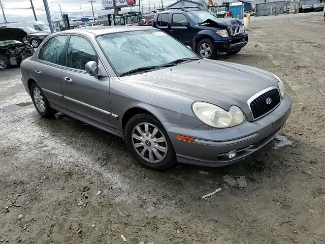 2004 Hyundai Sonata - Image 10