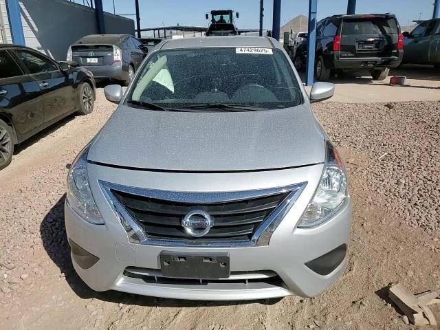 2019 Nissan Versa - Image 11