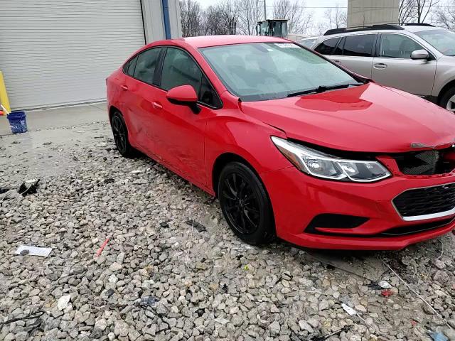 2018 Chevrolet Cruze - Image 13