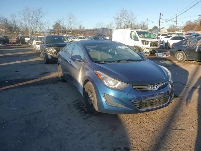 2016 Hyundai Elantra - Image 11
