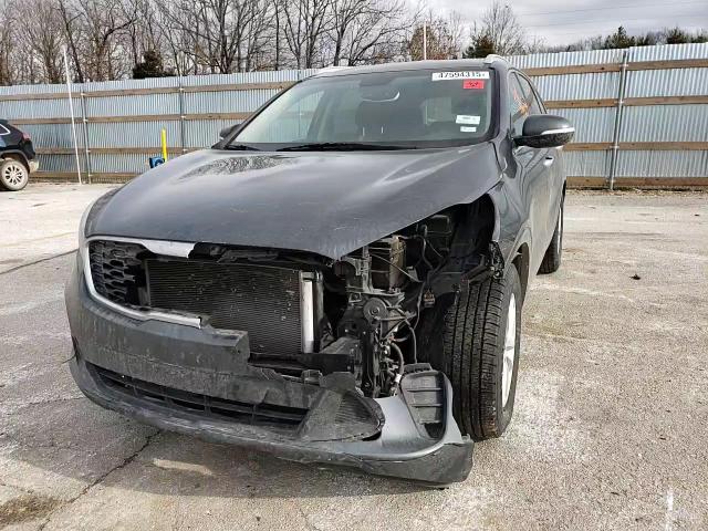 2019 Kia Sorento - Image 10