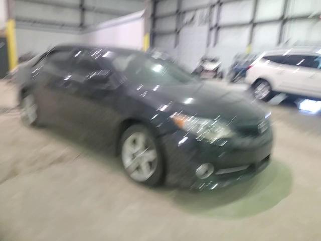 2014 Toyota Camry - Image 11