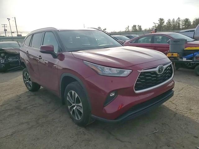 2020 Toyota Highlander - Image 12