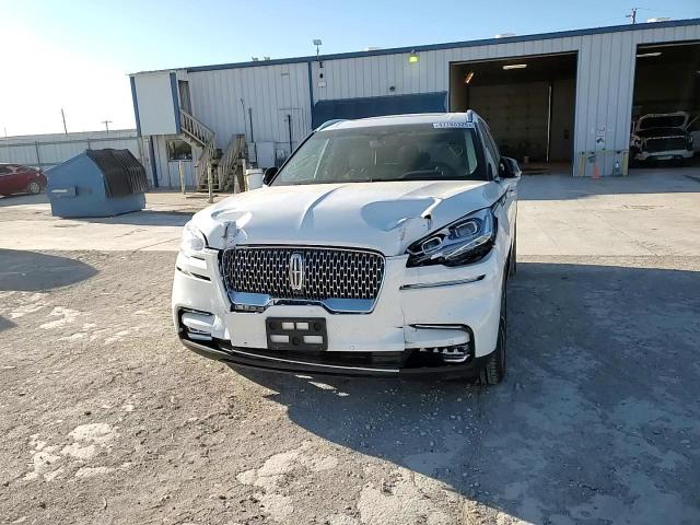 2020 Lincoln Aviator - Image 12
