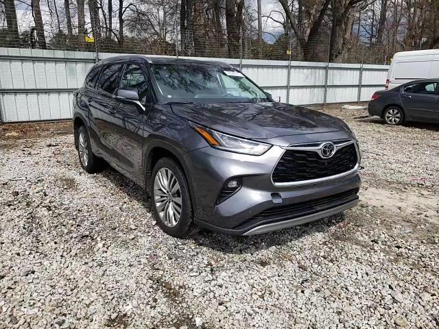 2024 Toyota Highlander - Image 14