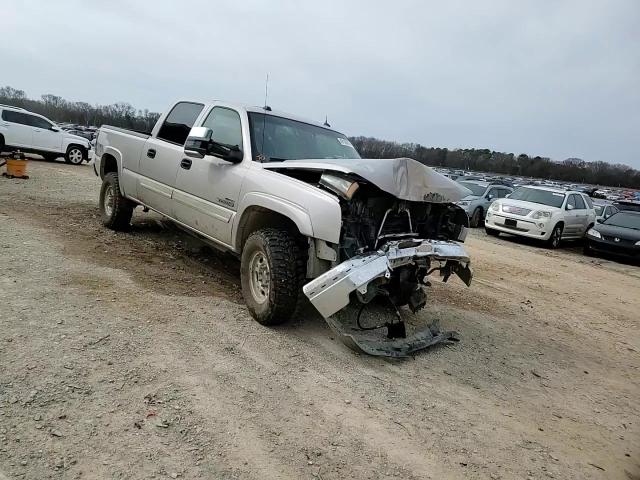 2005 Chevrolet Silverado - Image 11