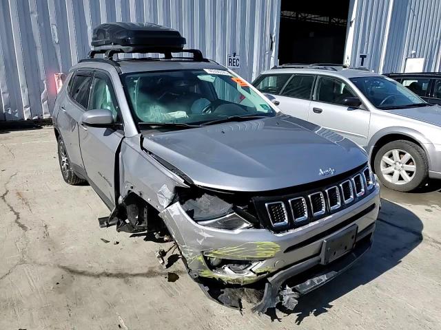 2019 Jeep Compass - Image 13