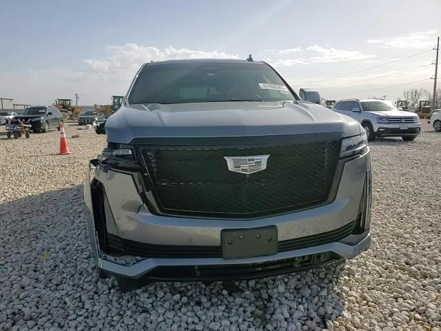 2021 Cadillac Escalade - Image 12